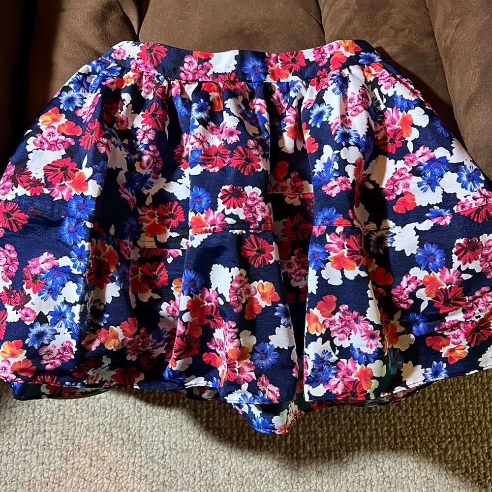 Express Floral Skirt  size 8 NWOT